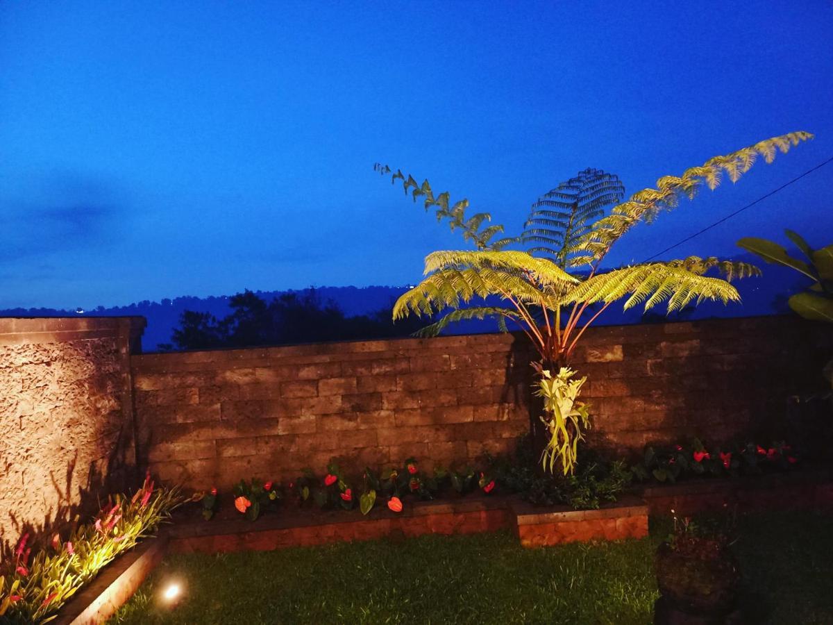 Buyan Lodge Lake View Villa Bedugul  Exterior photo